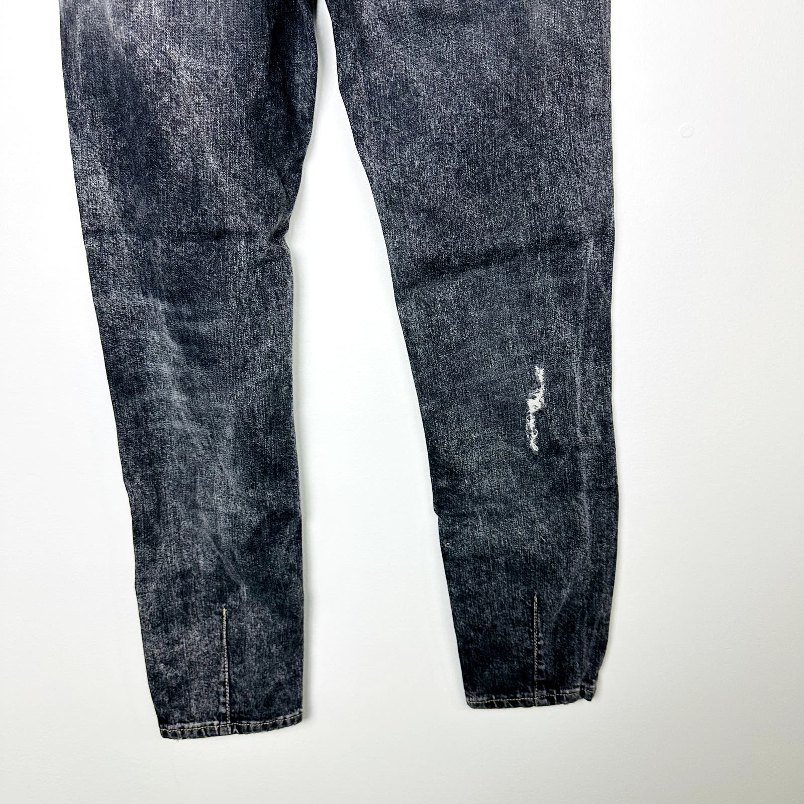 Ser.O.Ya NWT Phoenix Diego Tapered Cropped Denim Jeans Distressed Size 30x27