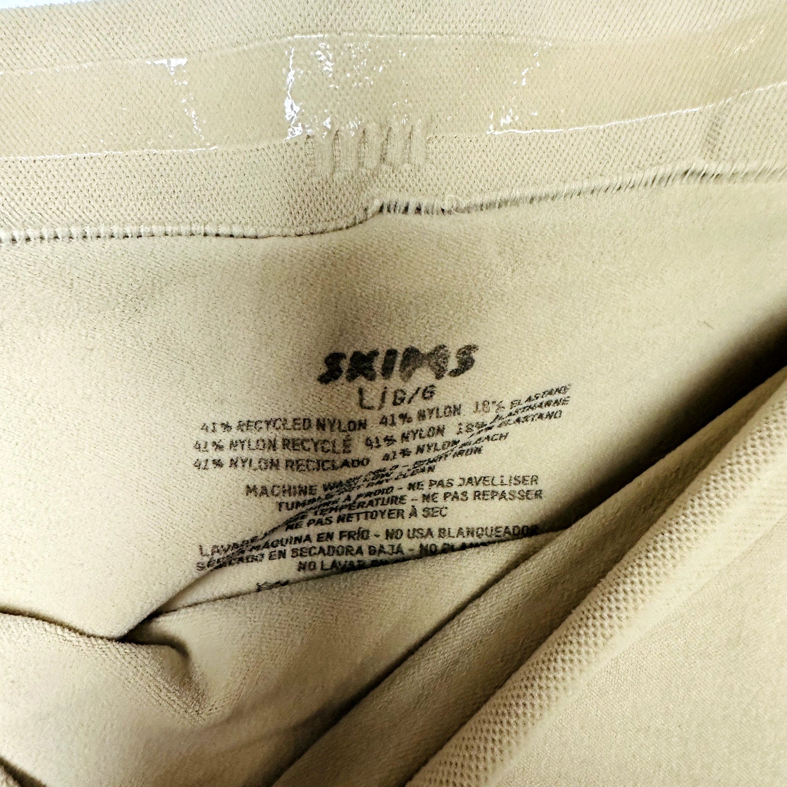 Skims NWOT Clay Seamless Sculpt Mid Thigh Short Shapewear Size Large