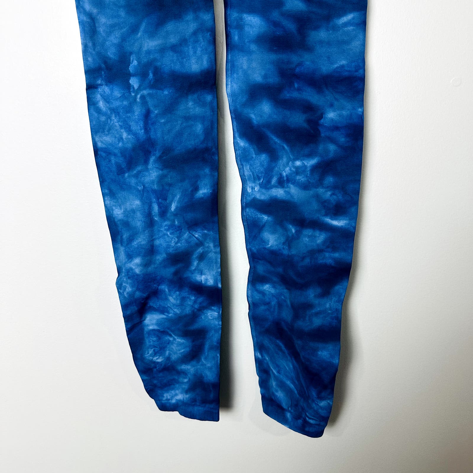 Free People Movement NWOT Blue  Good Karma Tie Dye Leggings M/L