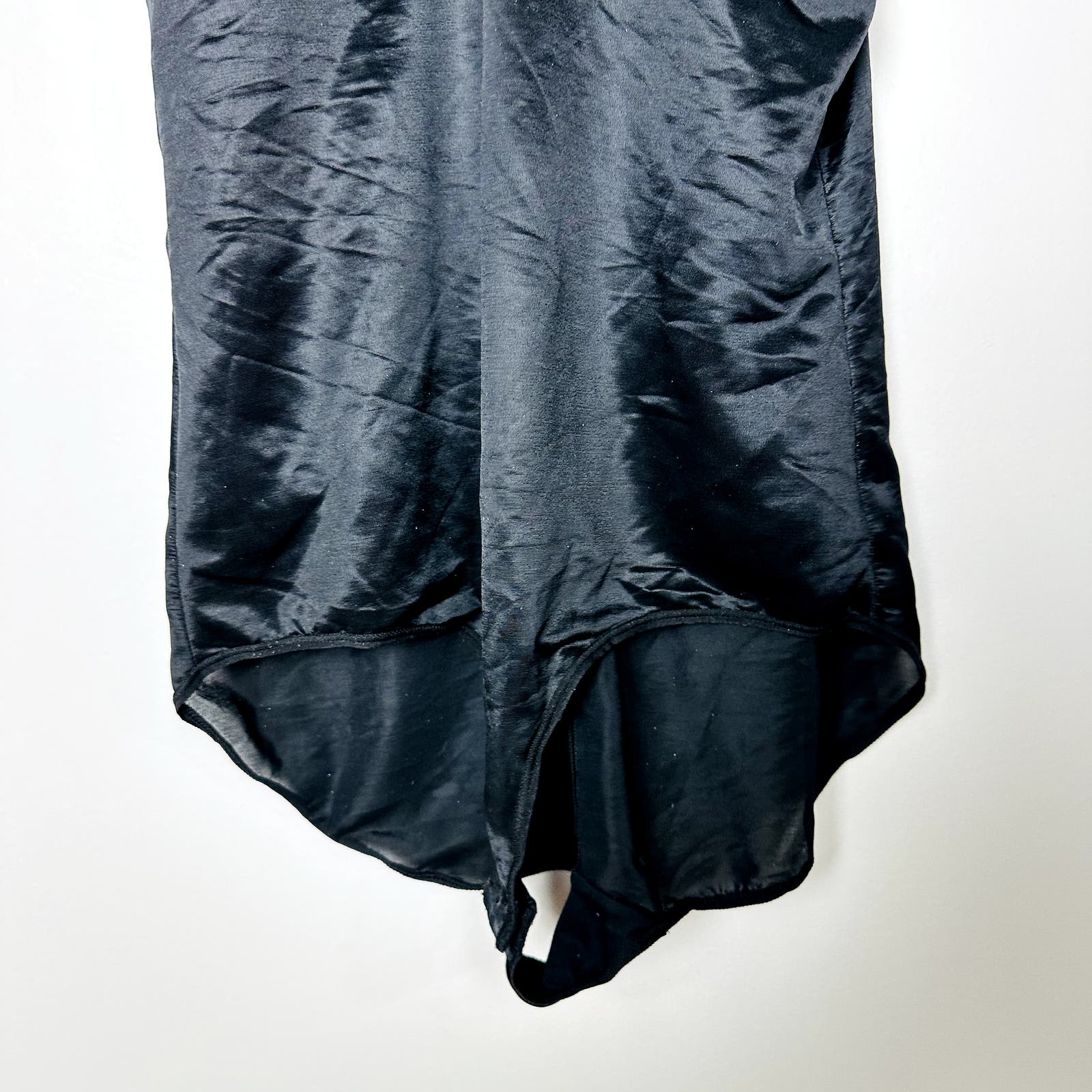 SKIMS NWOT Onyx V-Neck Black Shine Satin Bodysuit Size XL