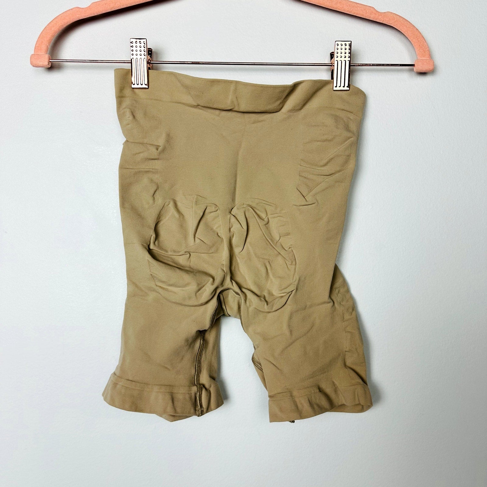 Skims NWOT Clay Seamless Sculpt Mid Thigh Short Shapewear Size Large