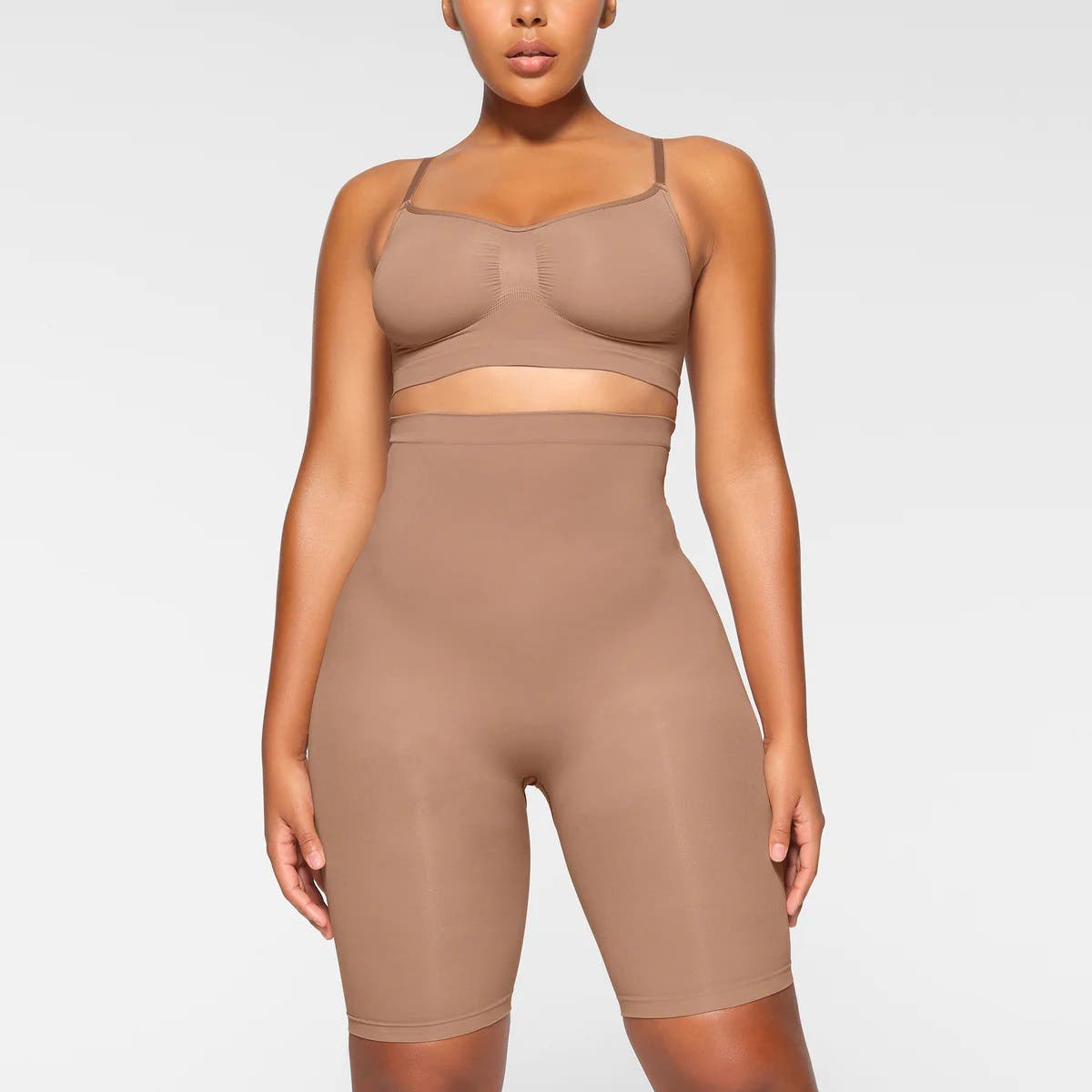 SKIMS NWOT Sienna Seamless Sculpt High Waisted Above the Knee Short Size L/XL