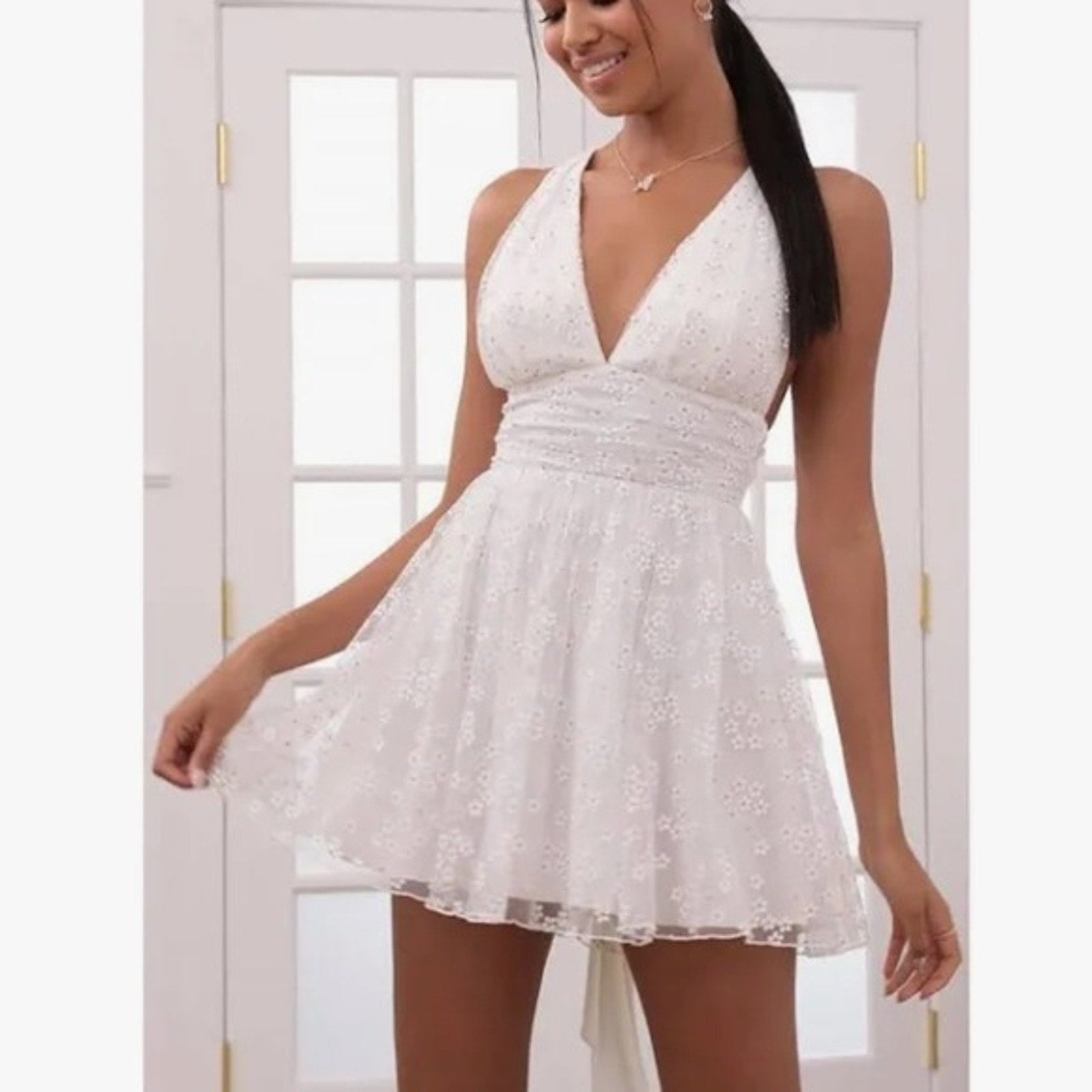 Lulus NWT Ditsy Daisy Tulle Plunge Twist Back Mini Skater Dress White Sz Medium