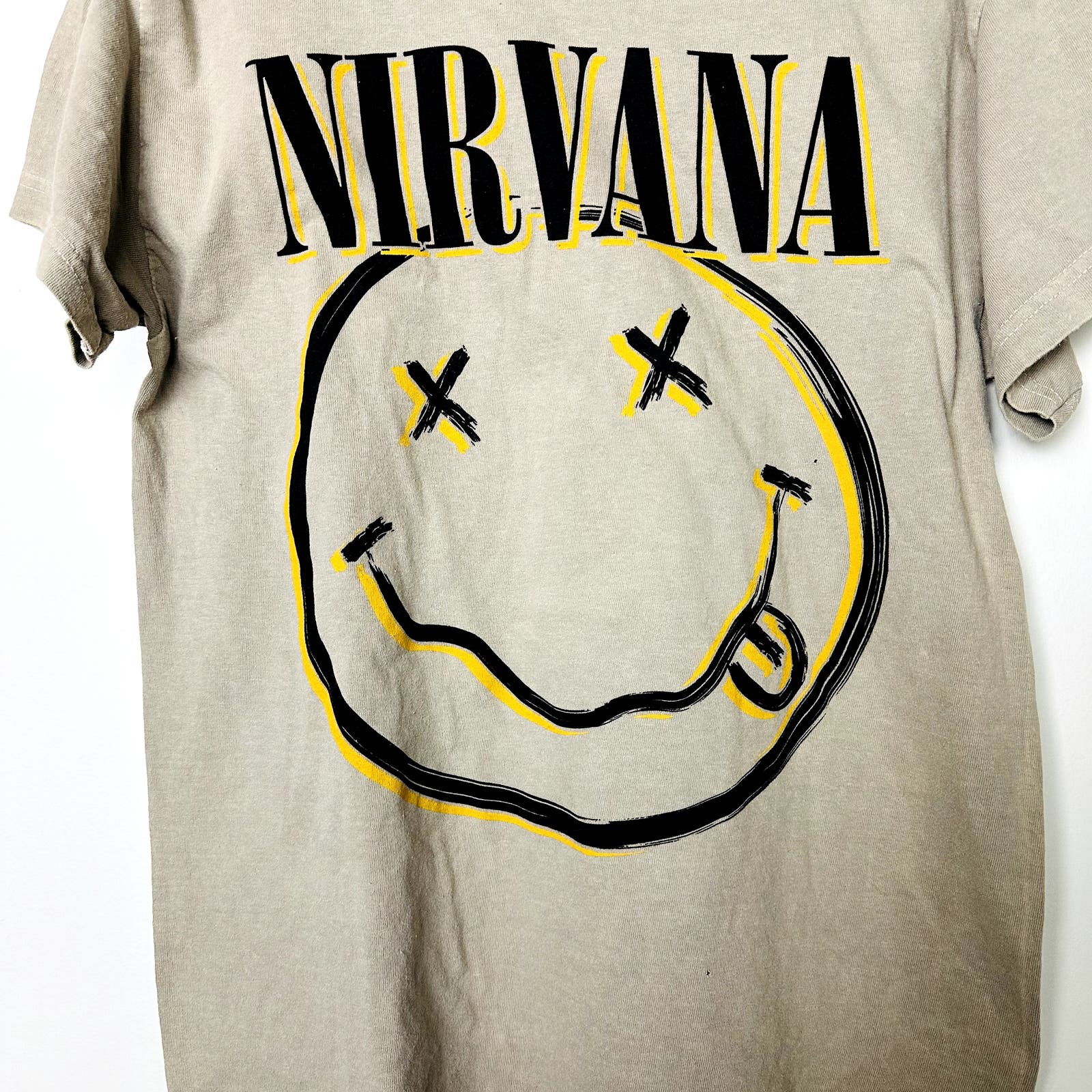 Nirvana NWOT Smiley Face Shirt unisex Size Medium