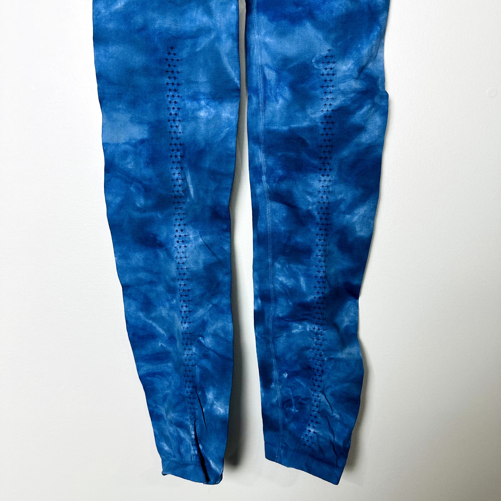 Free People Movement NWOT Blue  Good Karma Tie Dye Leggings M/L