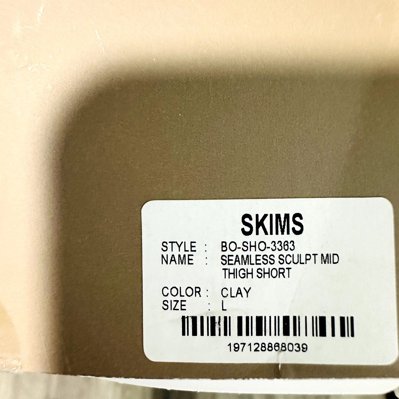 Skims NWOT Clay Seamless Sculpt Mid Thigh Short Shapewear Size Large