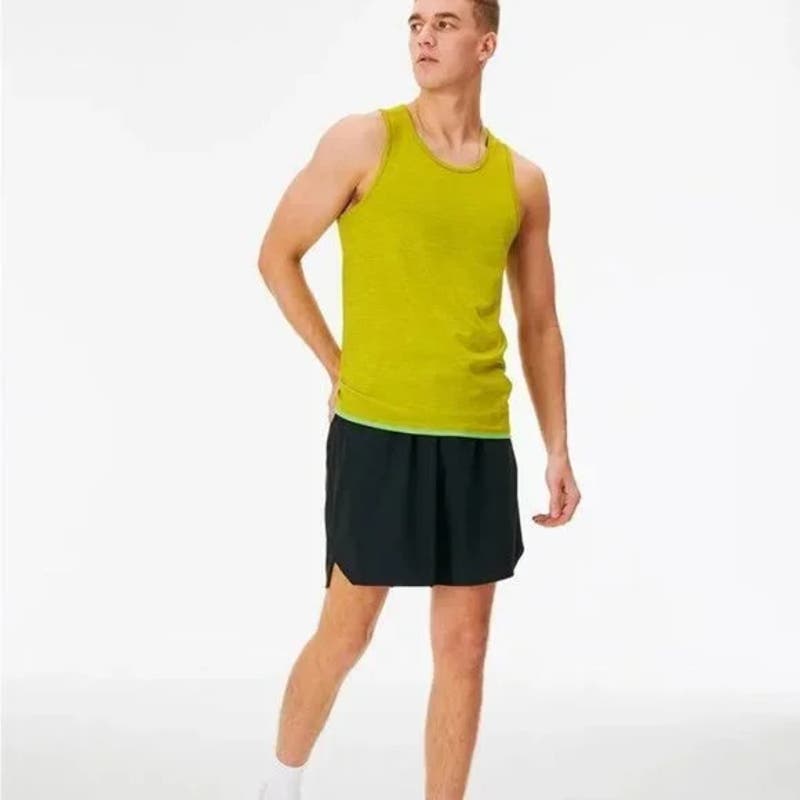 Outdoor Voices NWT Athletic Seamless Tank Green Apple Size Medium