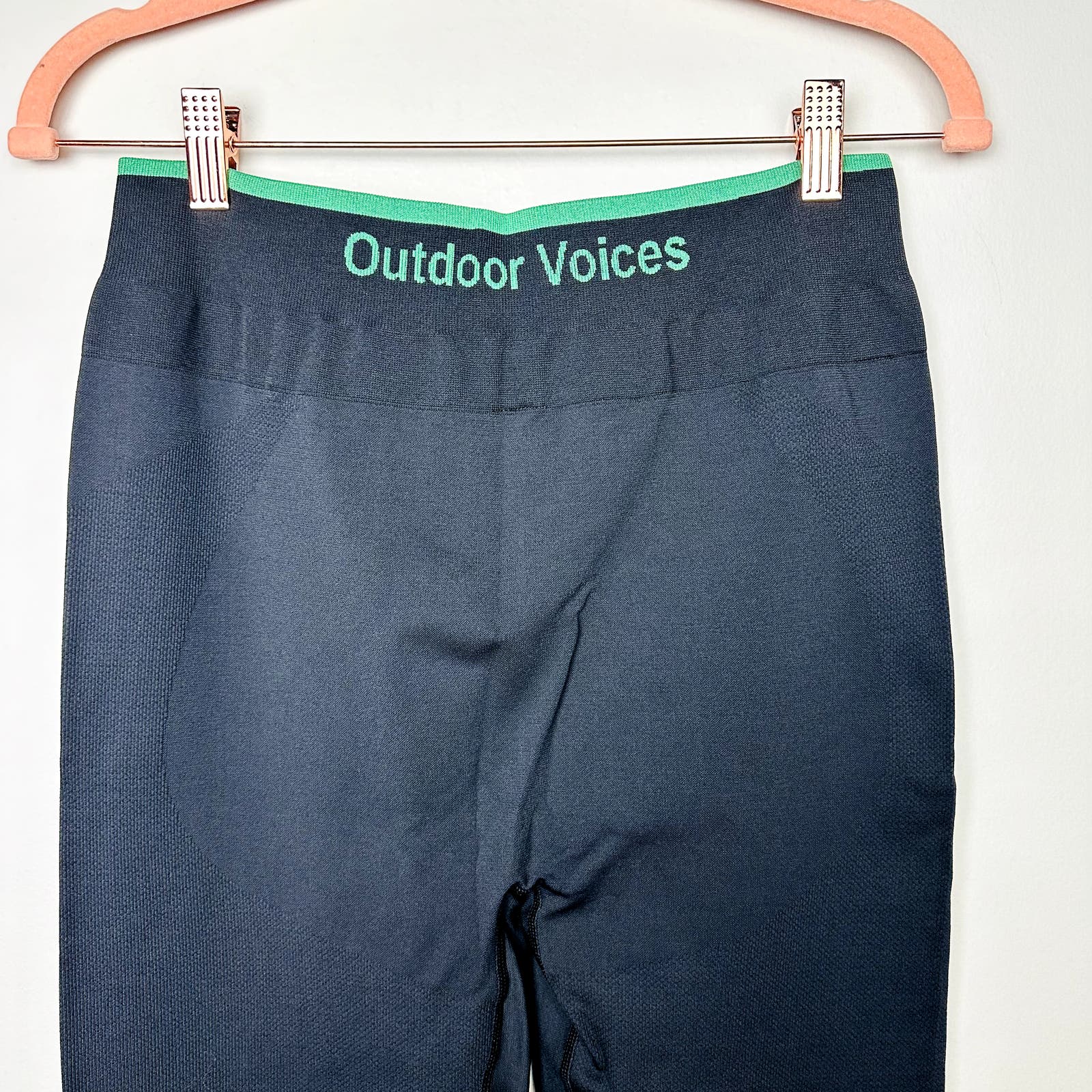 Outdoor Voices NWT Black SeamlessRib Tight Size Large