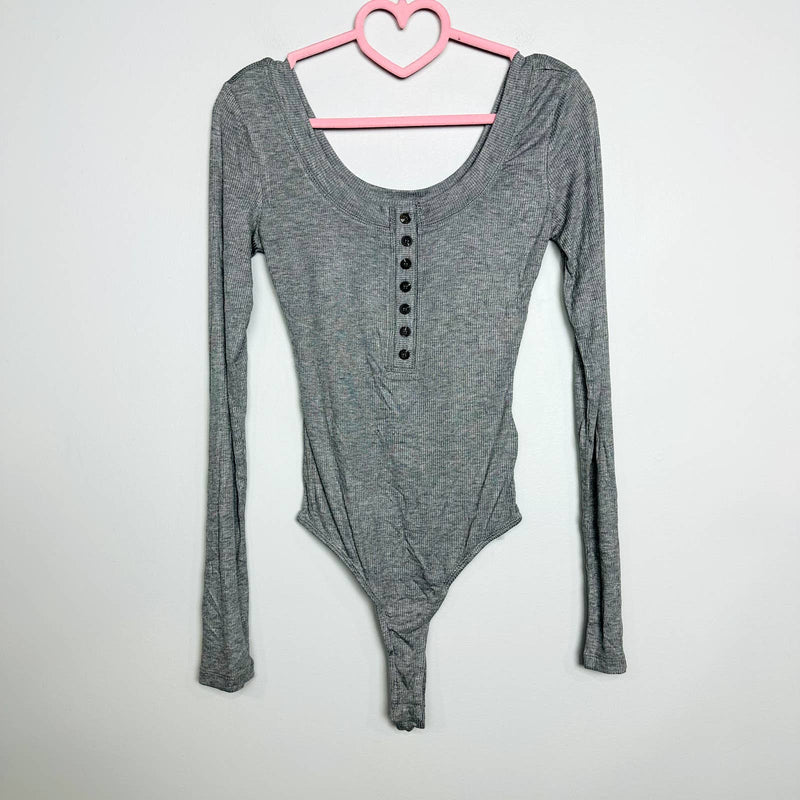 Lulus NWT Simply the Best Long Sleeve Button-Front Bodysuit Heathered Gray Small