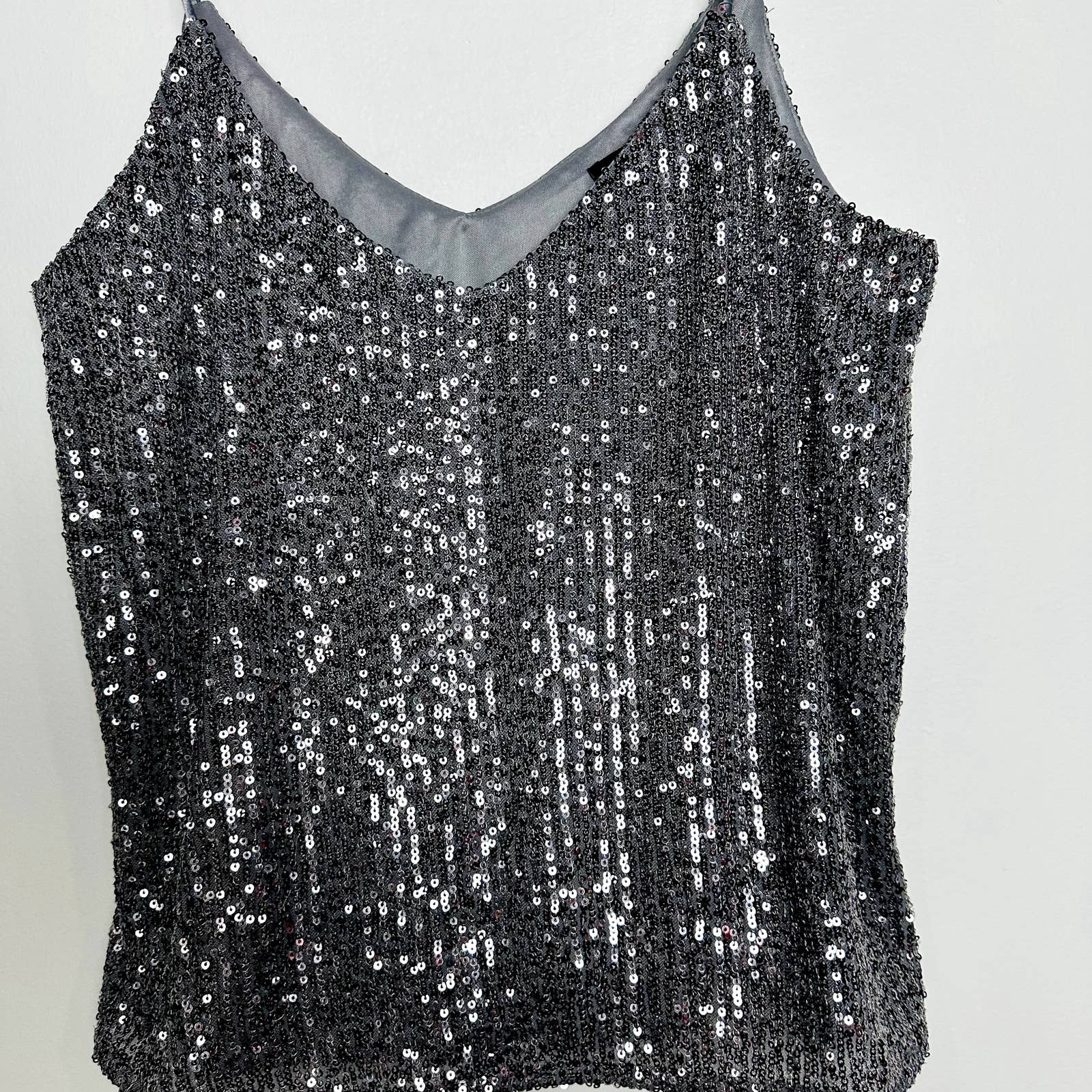 Lulu's NWT Sparkling Glimpse Sequin Sleeveless Scoop Neck Cami Top Gray Medium