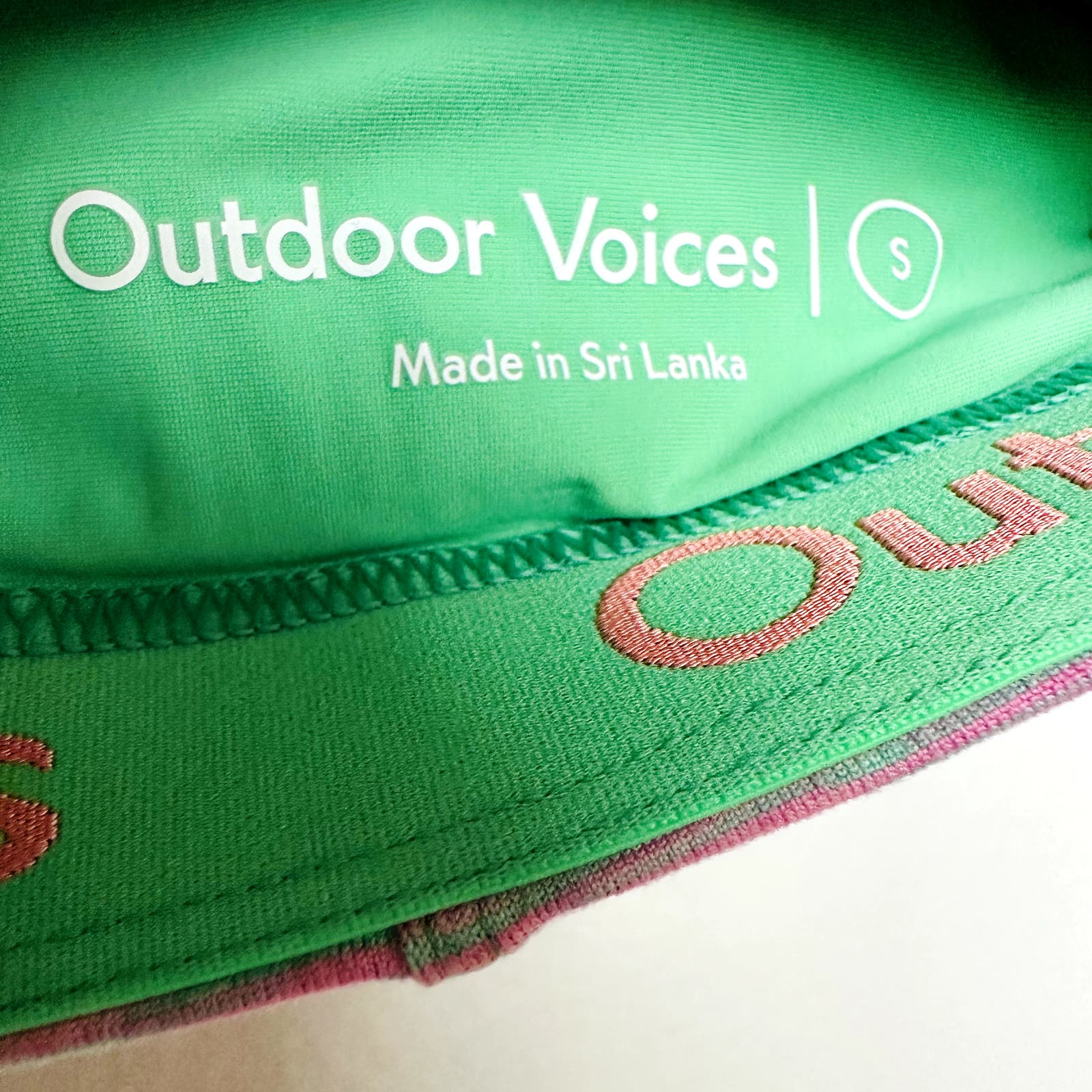 Outdoor Voices NWT Flow Strappy Bra Watermelon Sugar Size Small
