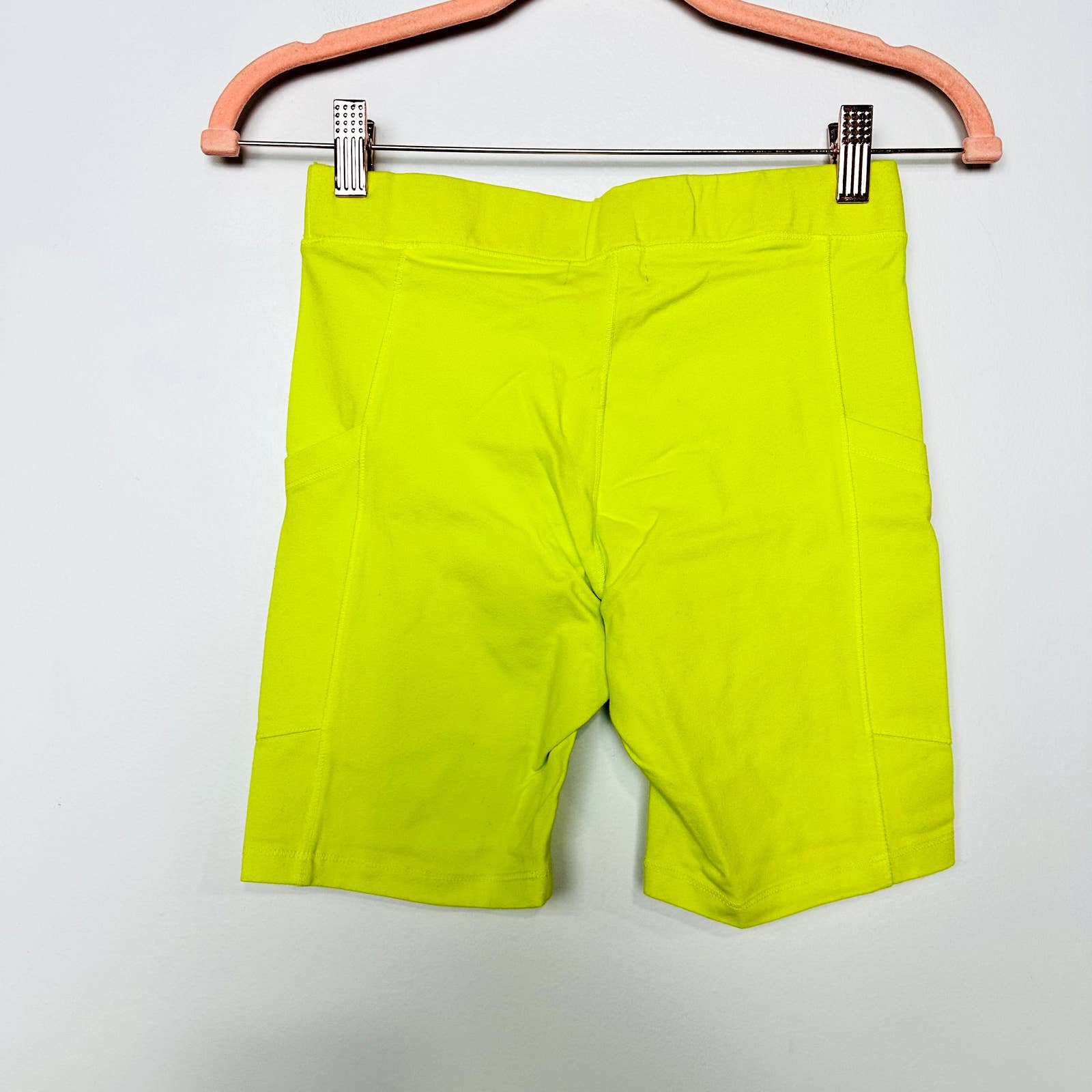 Monrow NWT Athletic Workout Gym Running Pockets Biker Shorts Citron Size XS