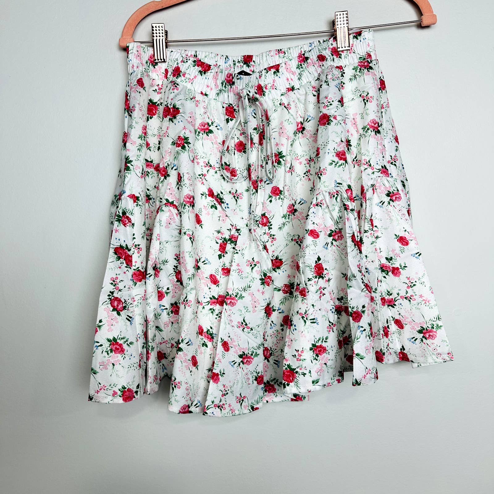 Lulus NWT Cute Factor Floral Print Tiered Woven A-Line Mini Skirt White