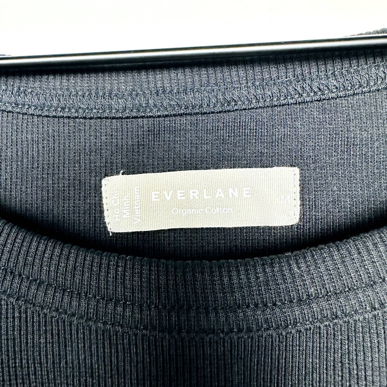 Everlane NWOT The Long-Sleeve Ribbed Scoop Neck Cropped Tee Shirt Black Medium