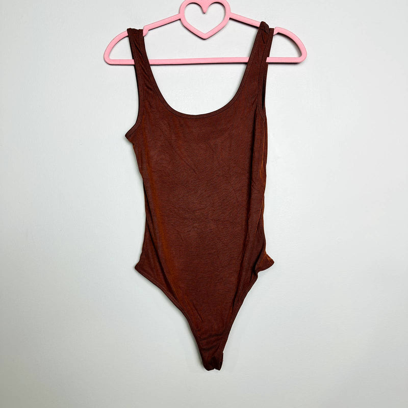 Lulu's NWT Style Serve Ribbed Scoop Neck Sleeveless Bodysuit Rust Orange Medium