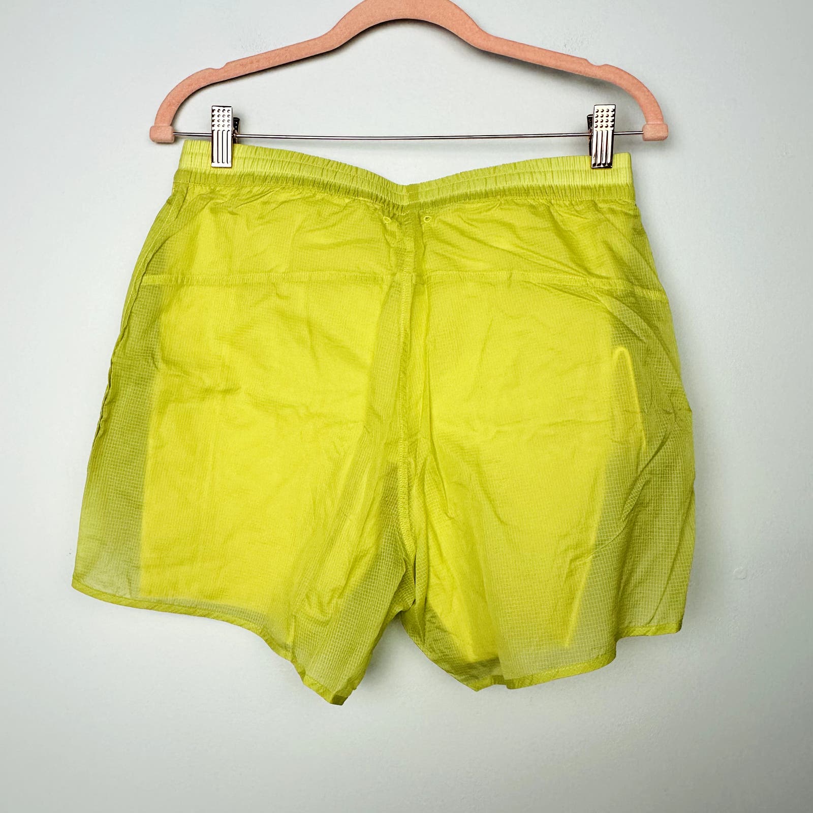 Outdoor Voices NWT Pear BreakLite 5" Shorts Size Medium