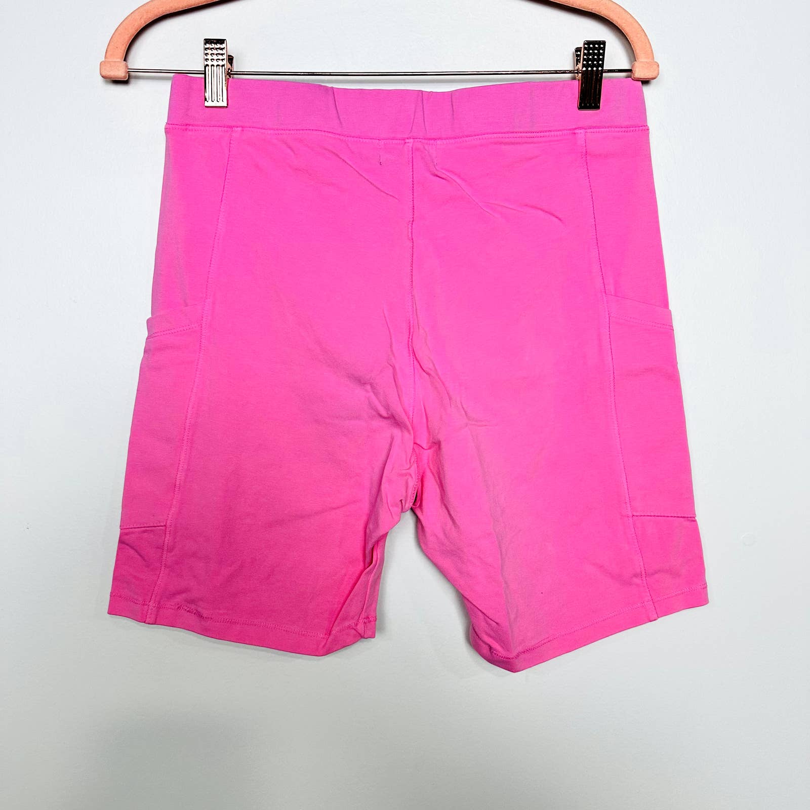 Monrow NWT Athletic Workout Running Pockets Activewear Biker Shorts Hotpink