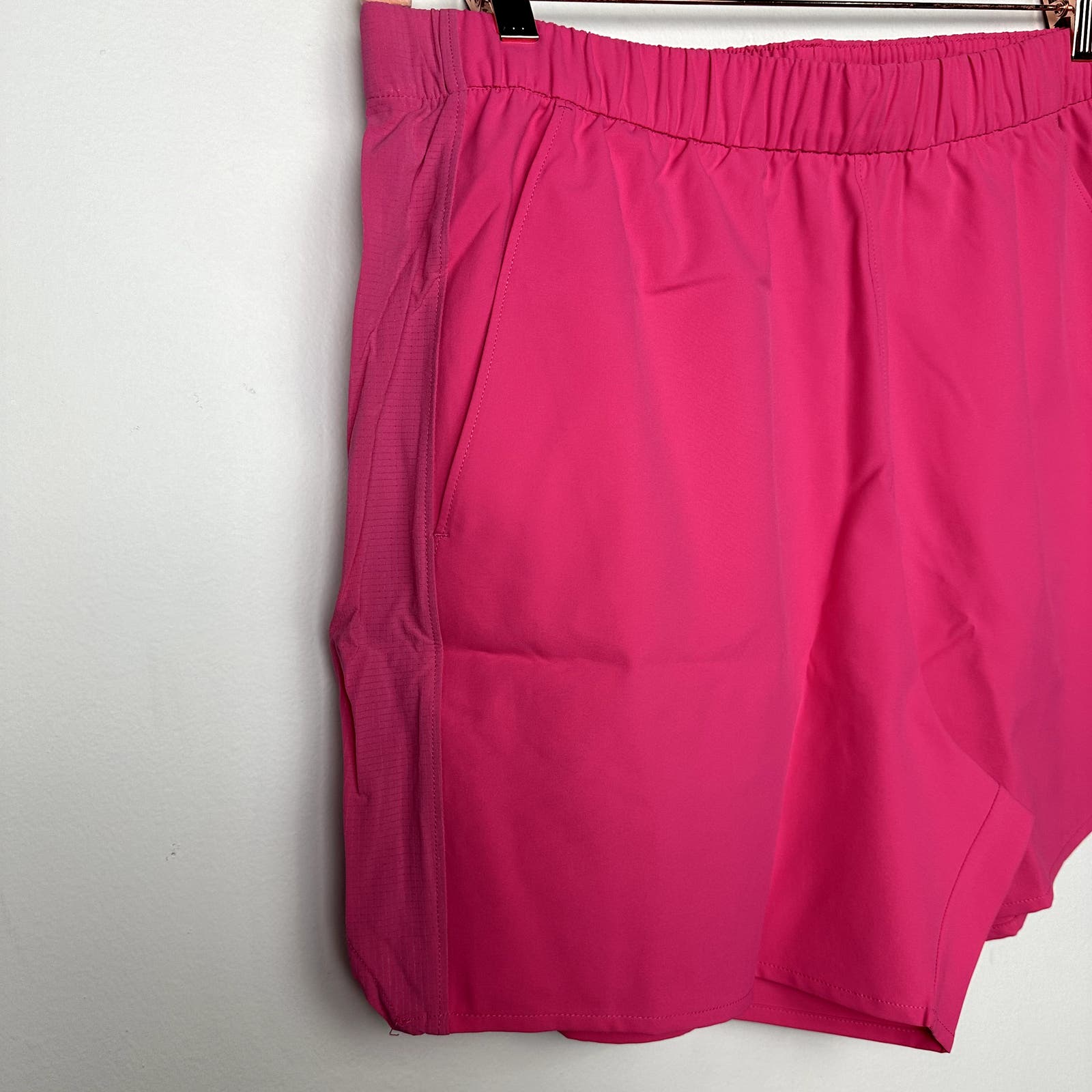 Outdoor Voices NWT Azalea Linerless High Stride 5" Short Size XL