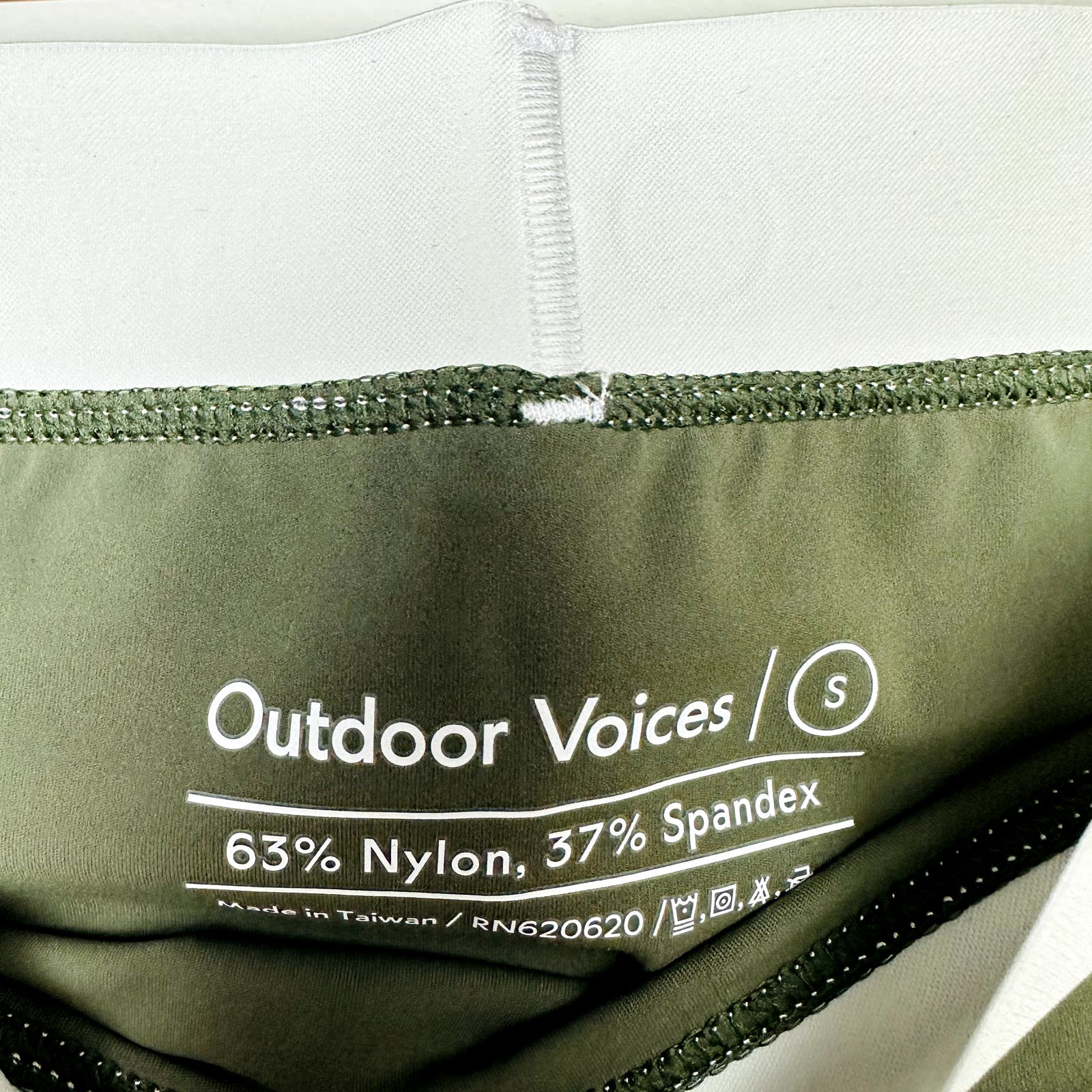 Outdoor Voices NWT Tea Tree Black Superform 1.5 Bloomer Size Small