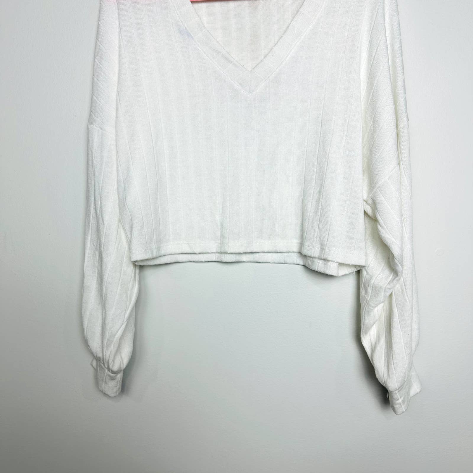 Lulus NWOT Wide Rib V-Neck Dropped Sleeve Oversized Cropped Top White Size XS