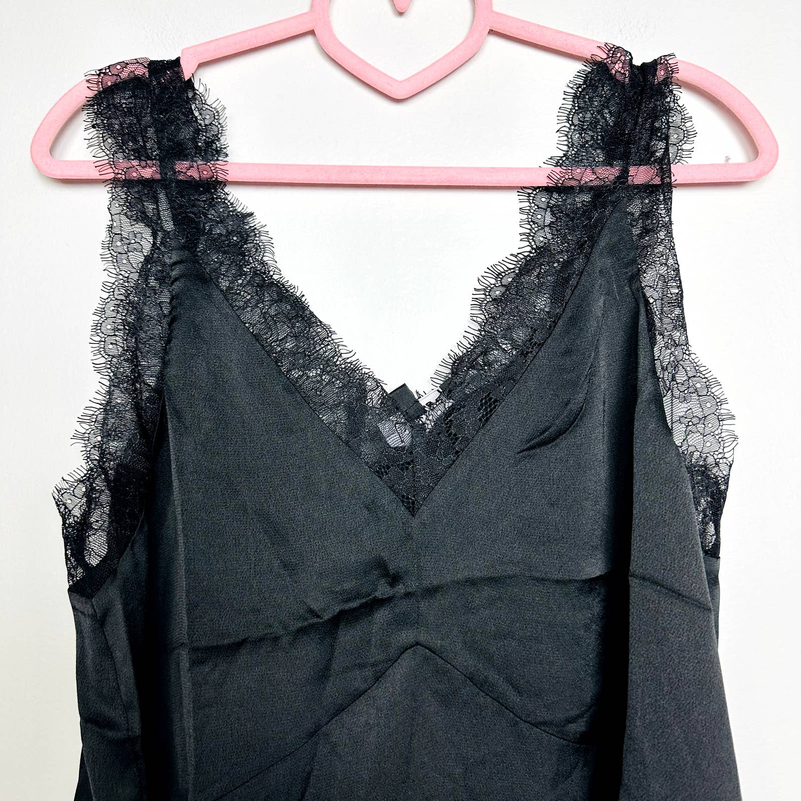 Lulus NWT Forever Flirty Lace V-Neck Sleeveless Satin Cami Top Black