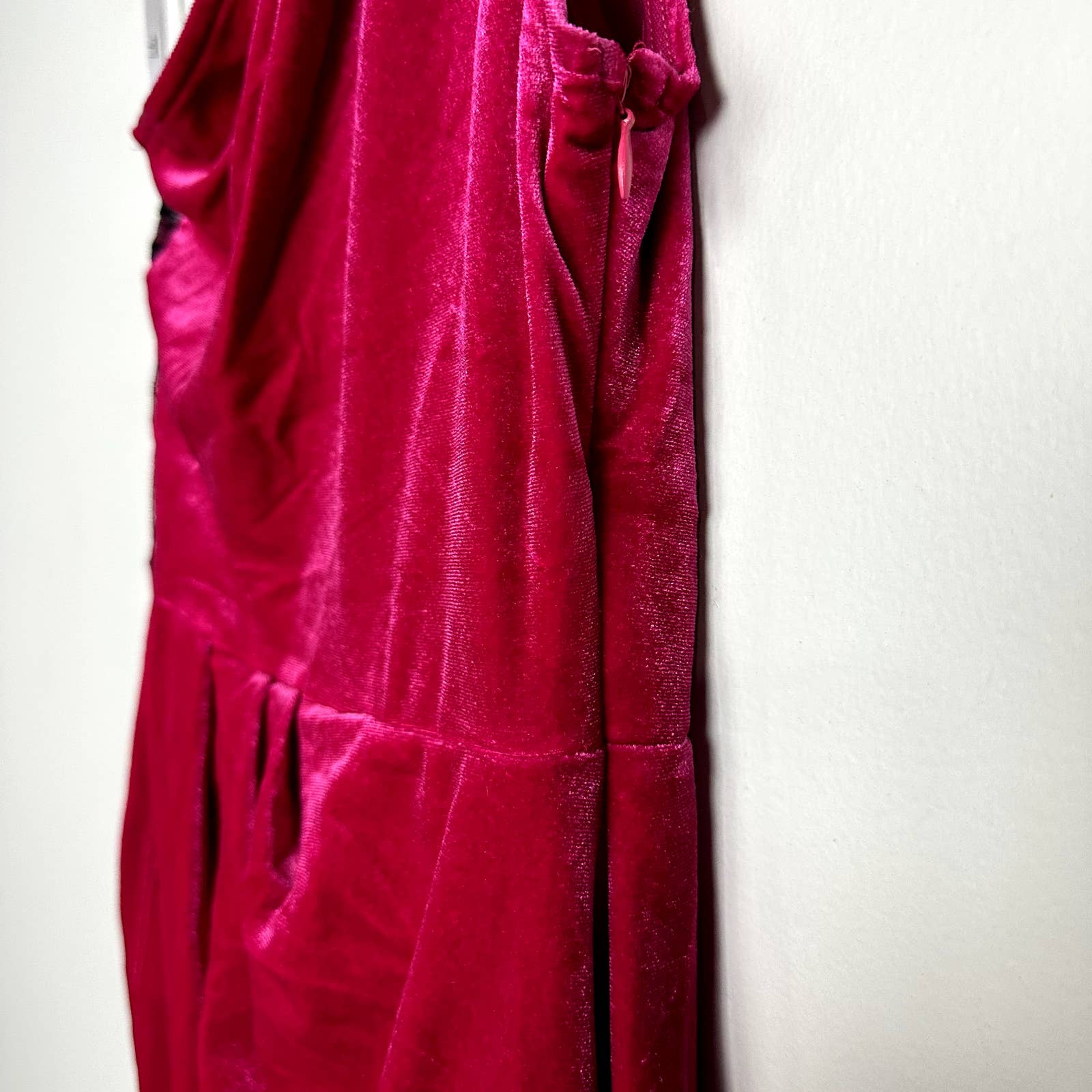 Lulus NWT All The Luxe Velvet Lace One-Shoulder Tulip Mini Dress Hot Pink