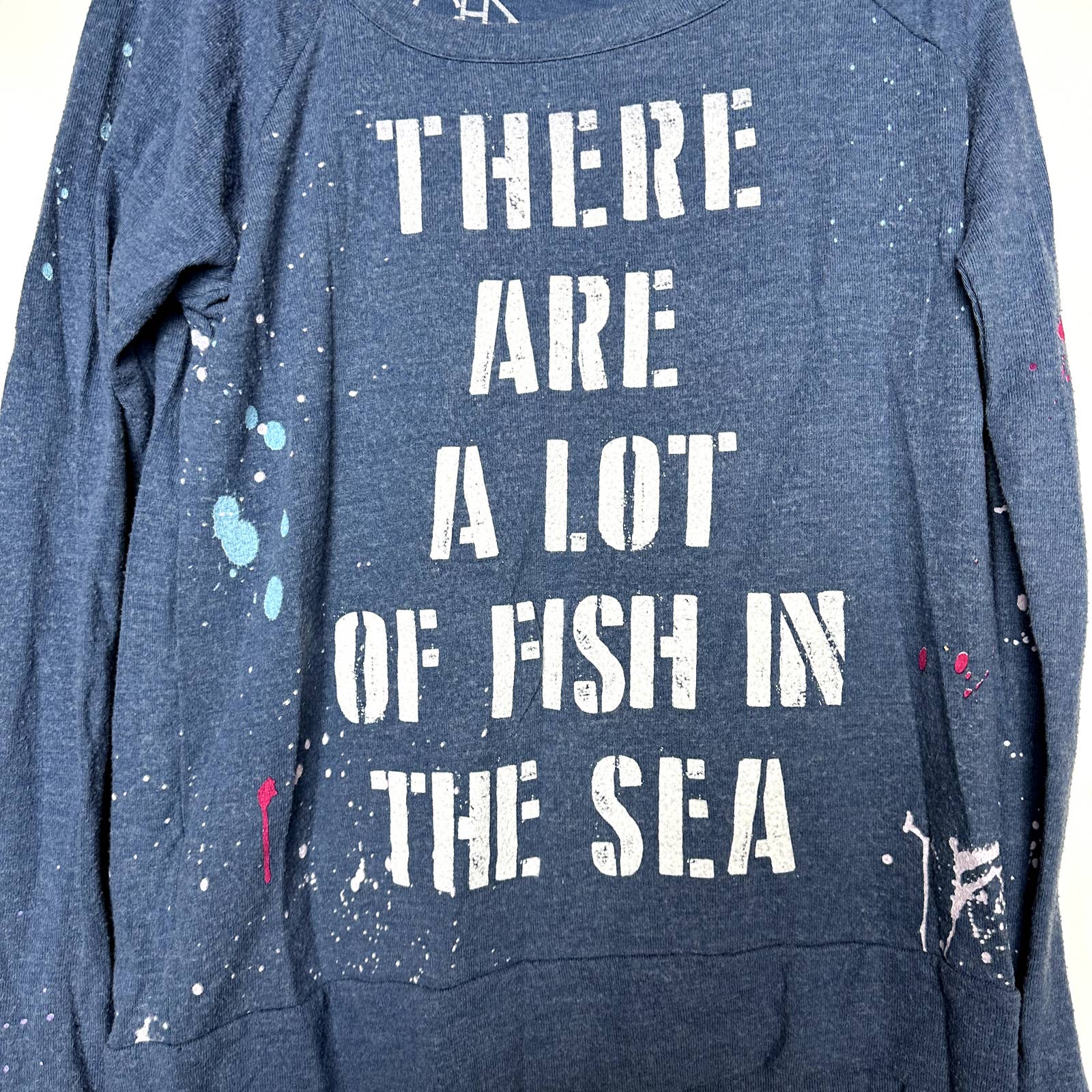 Chaser NWT Fish In The Sea Scoop Neck Raglan Long Sleeve Top Blue Size Medium