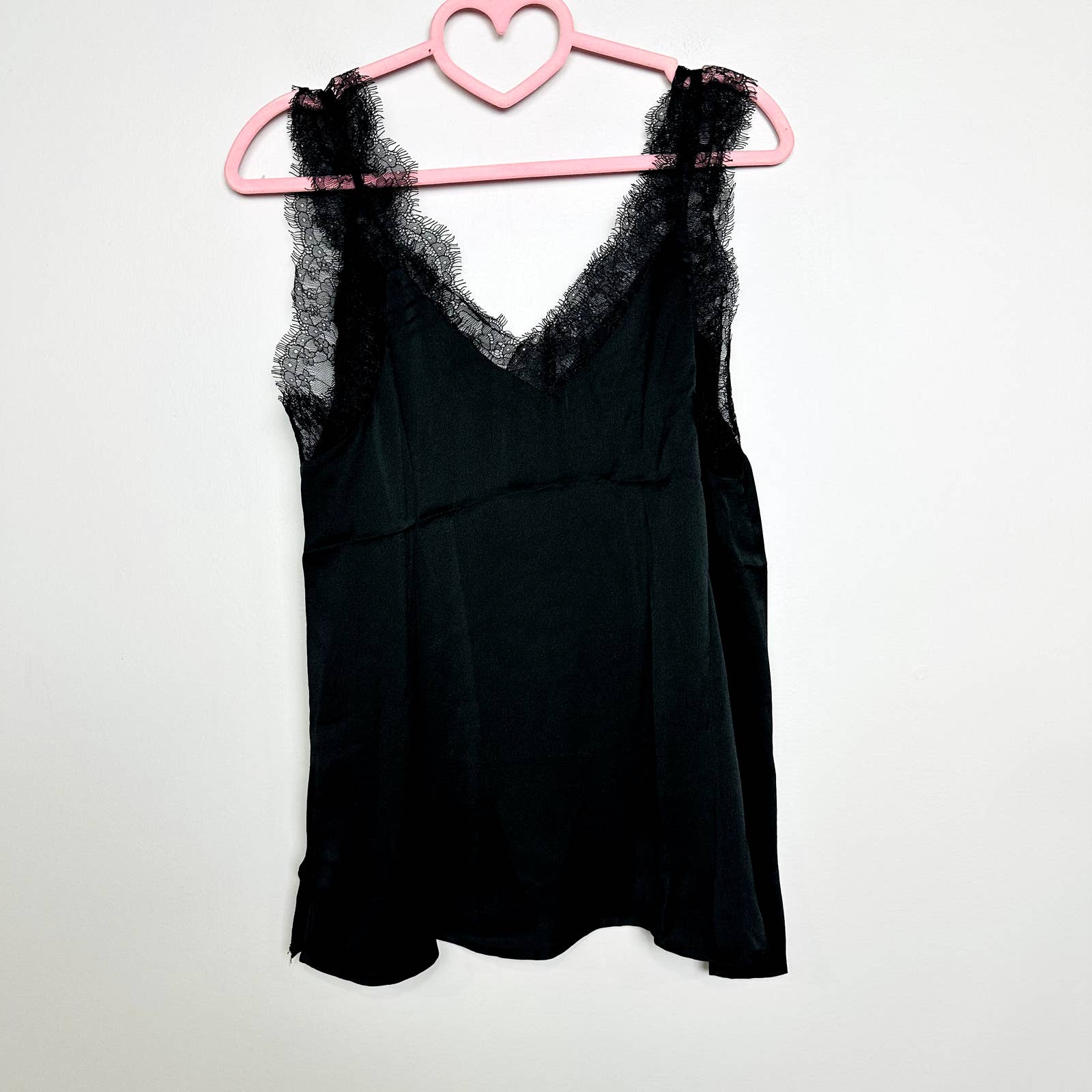Lulus NWT Forever Flirty Lace V-Neck Sleeveless Satin Cami Top Black