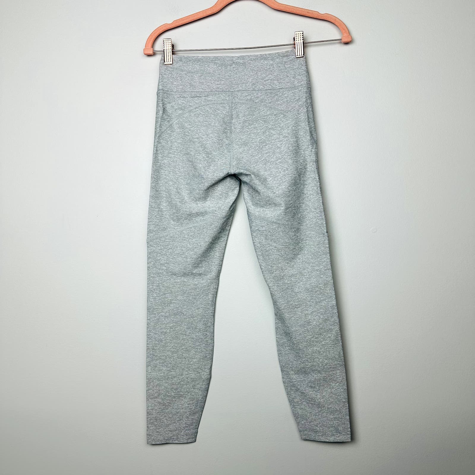 Outdoor Voices NWT Dove Ash Warmup 3/4 Legging Size XS