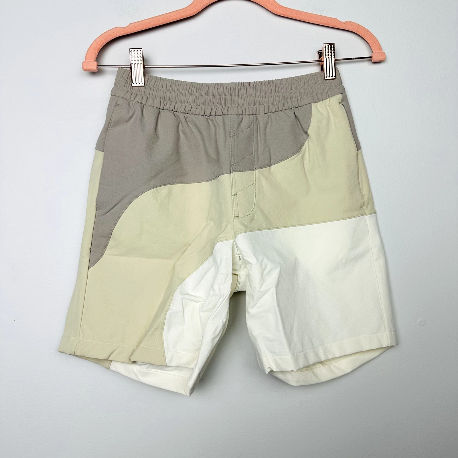 Outdoor Voices NWT Truffle Calcite Milk Stone RecTrek 7” Colorblock Short Size 2XS