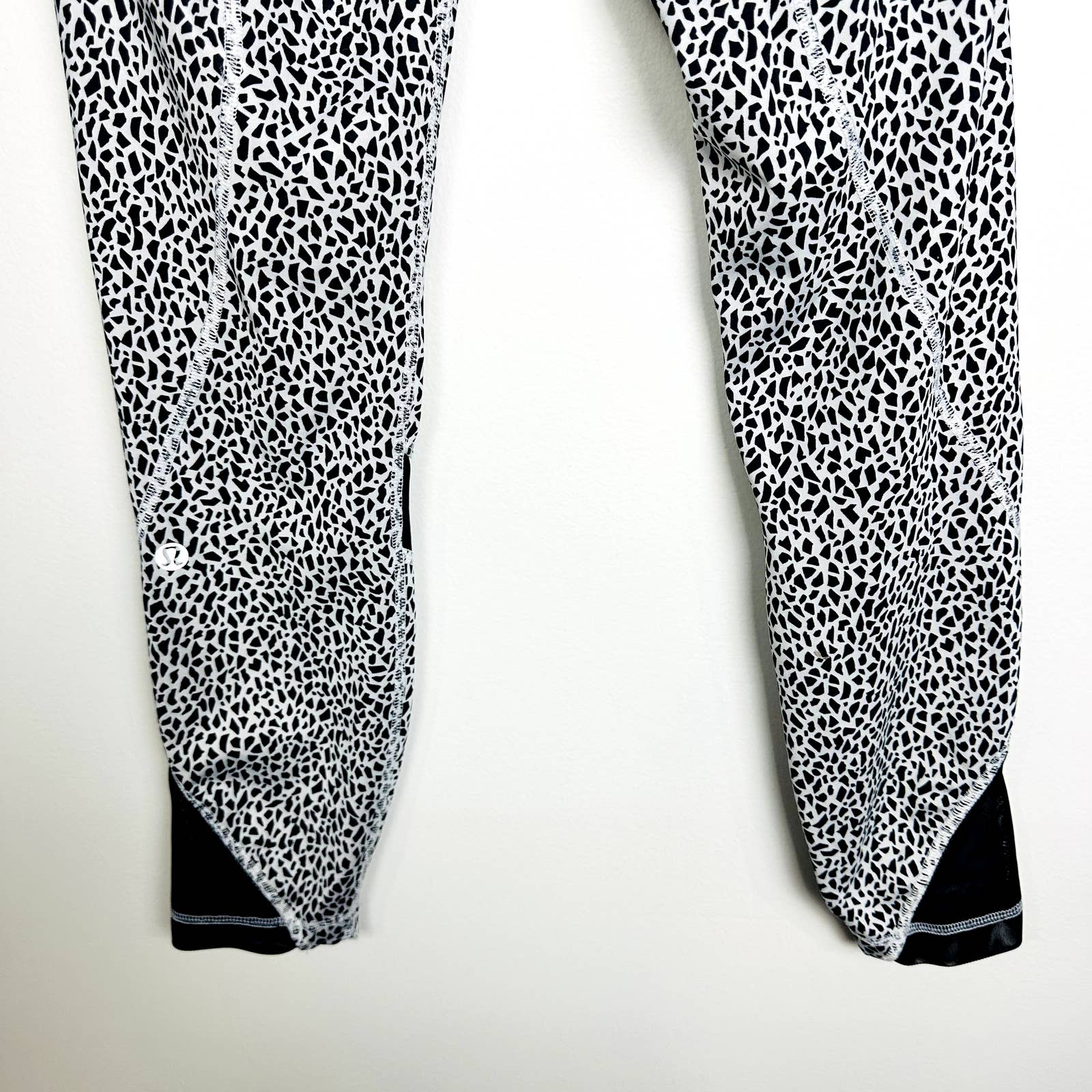 Lululemon Inspire Tight II Mesh Miss Mosaic Cropped Leggings Multi Size 4