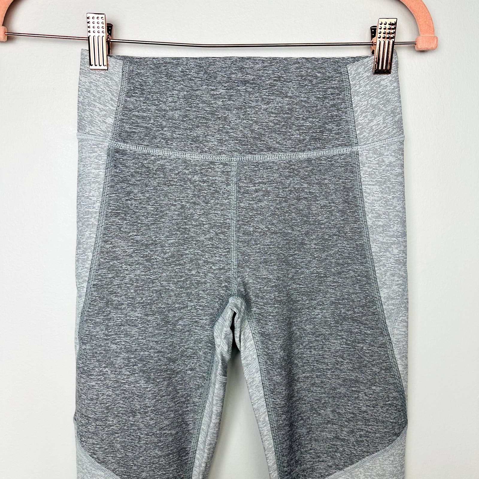 Outdoor Voices NWT Dove Ash Warmup 3/4 Legging Size XS